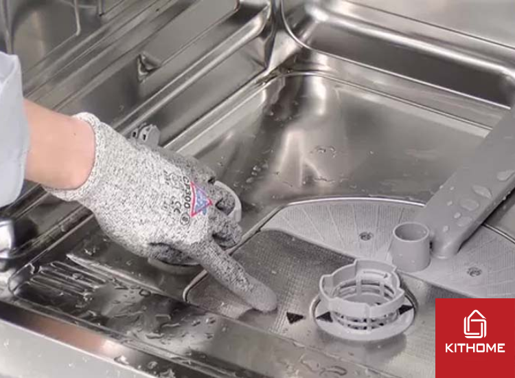 Lắp lại bộ lọc rác