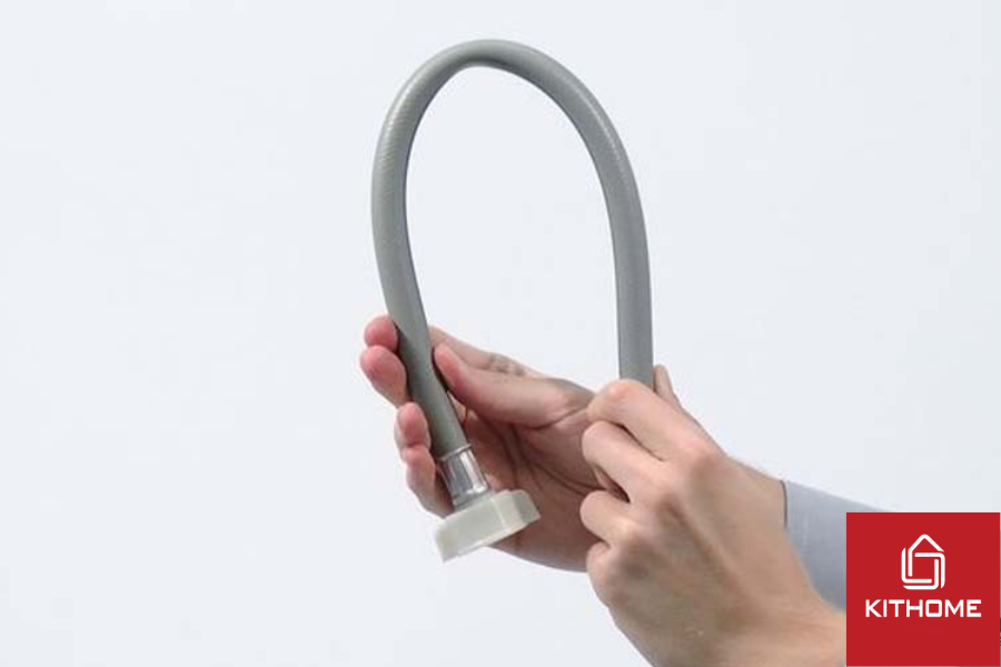 Kéo chính lại ống nước