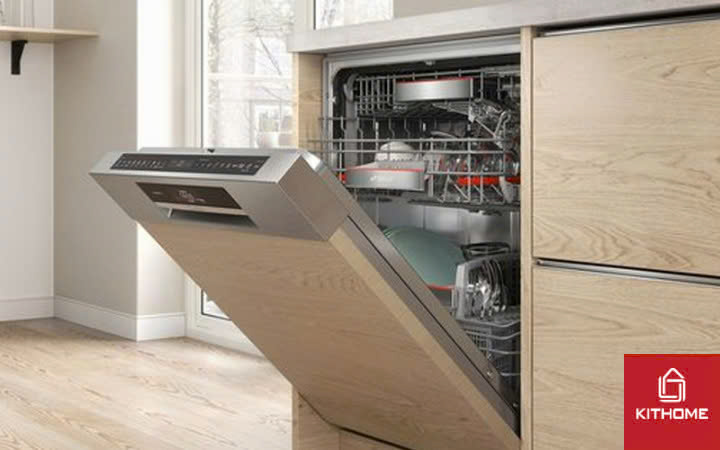 Máy rửa bát âm tủ đặt lắp âm vào bên trong các hộc tủ, phía dưới mặt bàn bếp.
