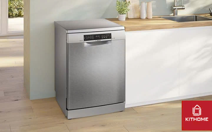 Máy rửa bát độc lập được thiết kế dạng tủ đứng