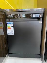 Khả năng chống bám vân tay  của máy rửa bát màu đen 