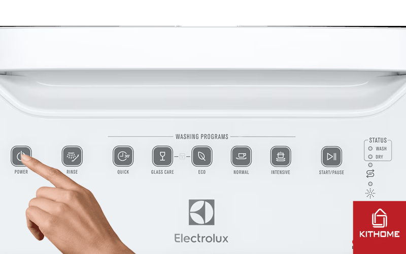 Nhấn nút Power để bật máy Nhấn nút Power để bật máy