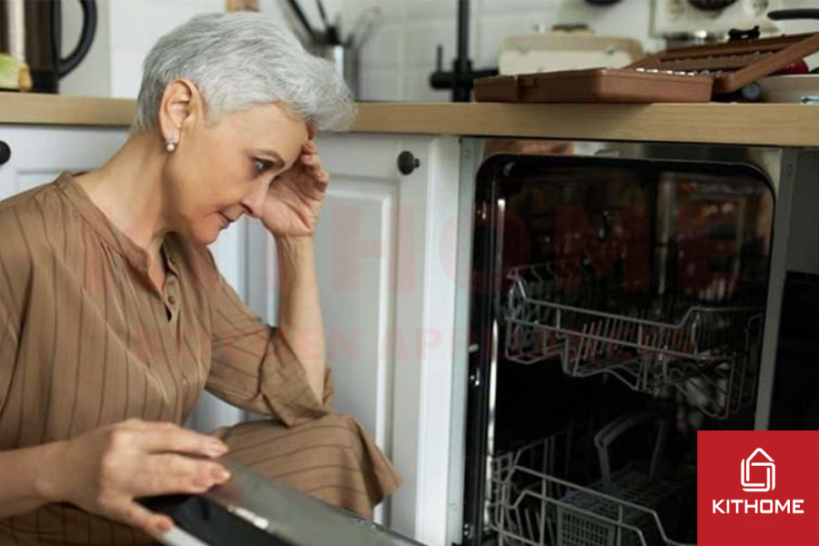 Máy dừng đột ngột và không thể khởi động tiếp