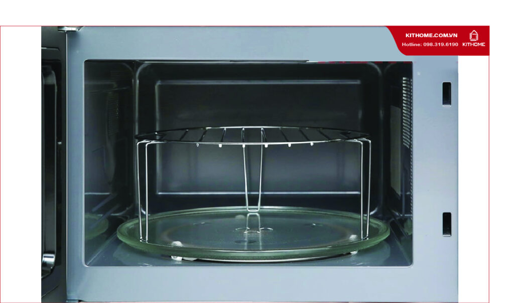 Lò vi sóng Sharp 25 lít R G52XVN ST được trang bị đầy đủ phụ kiện