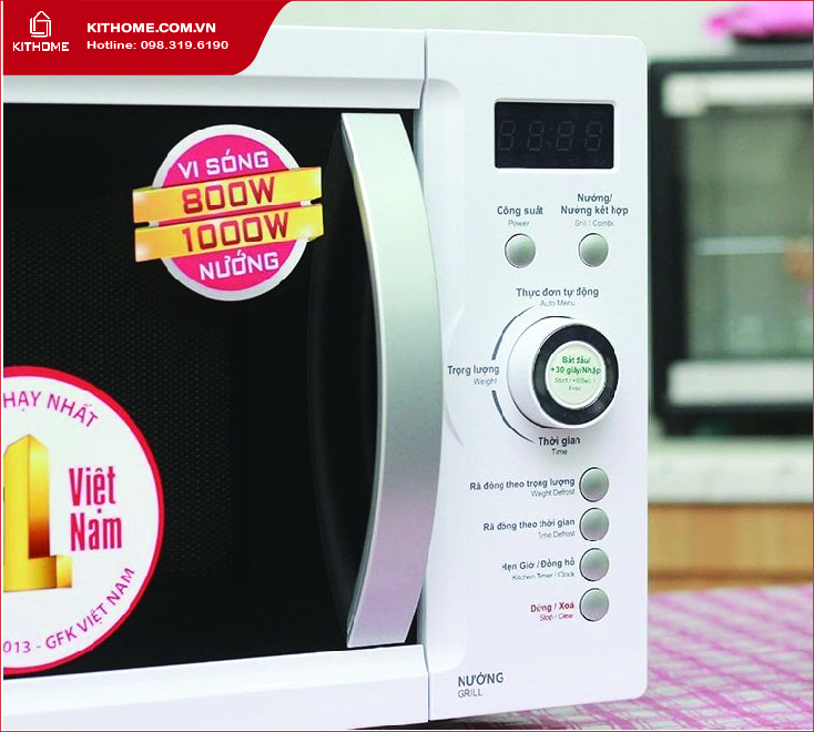 Bảng điều khiển điện tử với màn hình LED hiện đại, dễ sử dụng