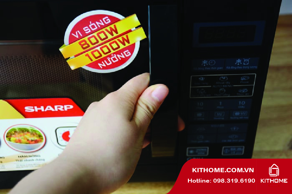 Tay cầm mở lò chắc chắn và tiện lợi