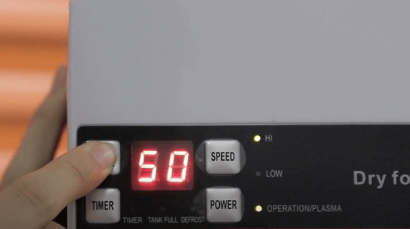 Bảng điều khiển của máy hút ẩm Edison ED-16BE