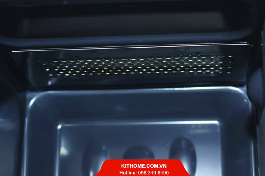 Khoang lò dễ vệ sinh