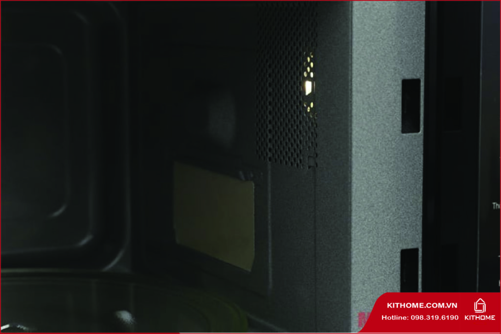 Khoang lò dễ vệ sinh, có đèn chiếu sáng Khoang lò dễ vệ sinh, có đèn chiếu sáng