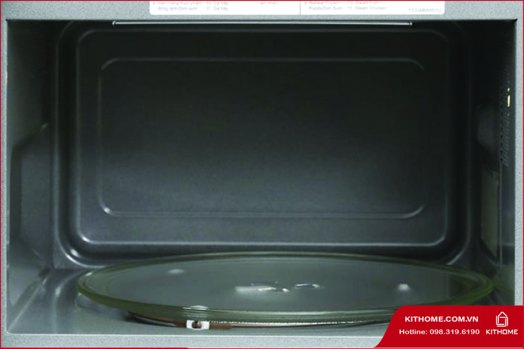 Khoang lò dễ vệ sinh, có đèn chiếu sáng Khoang lò dễ vệ sinh, có đèn chiếu sáng