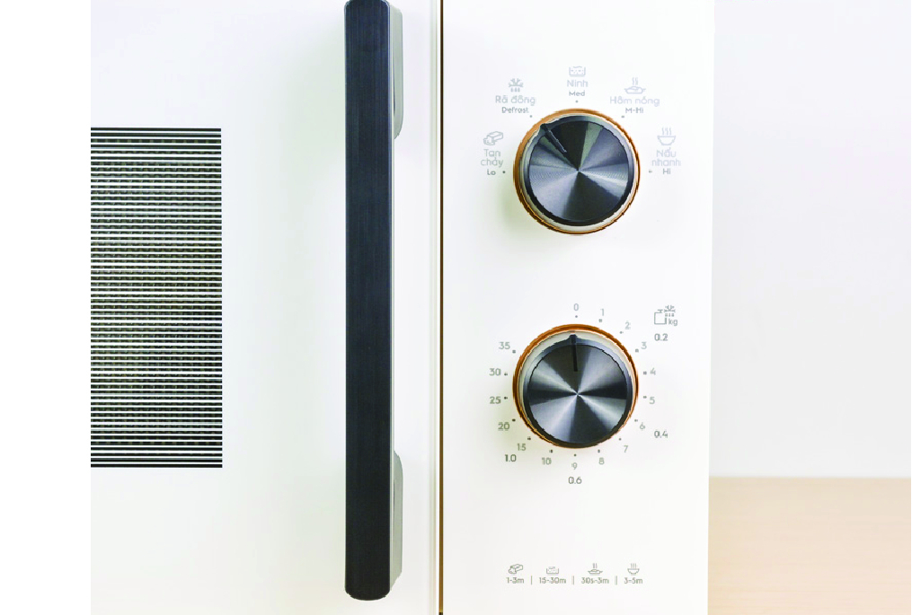 Đánh giá chi tiết lò vi sóng Electrolux EMM20K22W