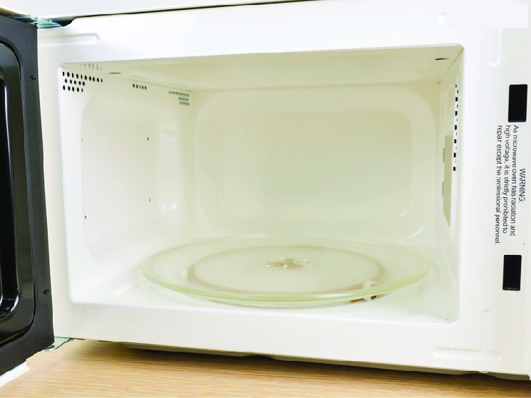 Khoang lò vi sóng có đèn chiếu sáng