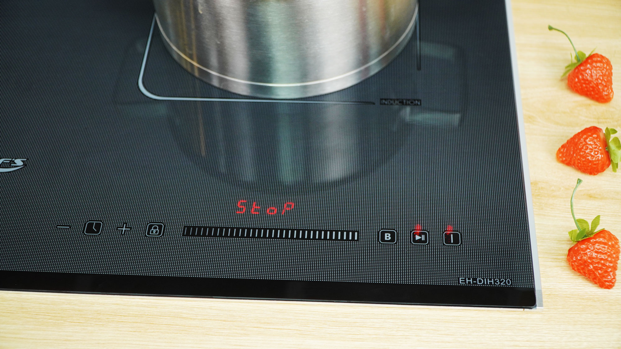 bang-dieu-khien-bep-tu-doi-chefs-eh-dih320 Bếp từ Chefs EH-DIH320