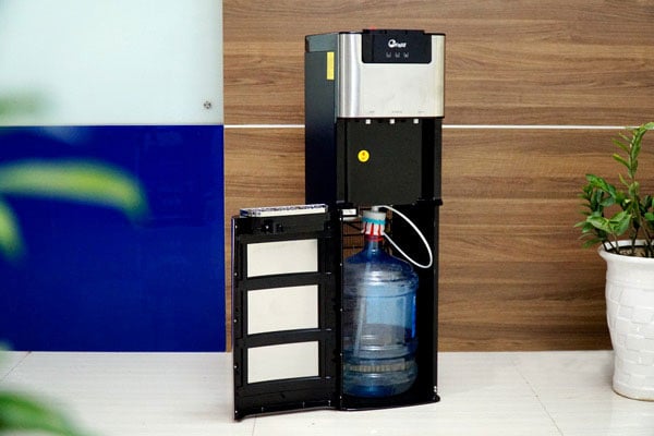 Hình ảnh sử dụng thực tế của cây nước nóng lạnh bình âm cao cấp FujiE WD7500C Hình ảnh sử dụng thực tế của cây nước nóng lạnh bình âm cao cấp FujiE WD7500C