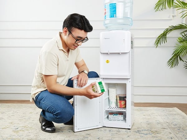 Cây nước nóng lạnh FujiHome WD531C trang bị ngăn đựng đồ tiện lợi