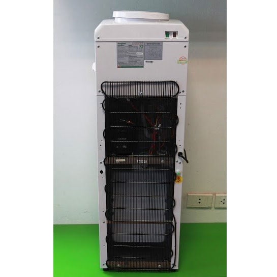 Phía sau cây nước nóng lạnh Kangaroo KG34H