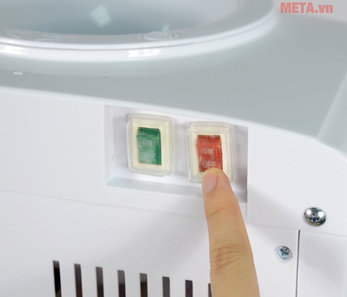 Cây nước nóng lạnh Sunhouse SHD9601