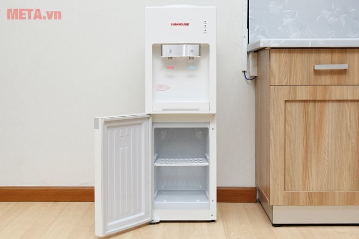 Cây nước nóng lạnh Sunhouse SHD9602 còn sở hữu 2 ngăn chứa đồ rộng rãi