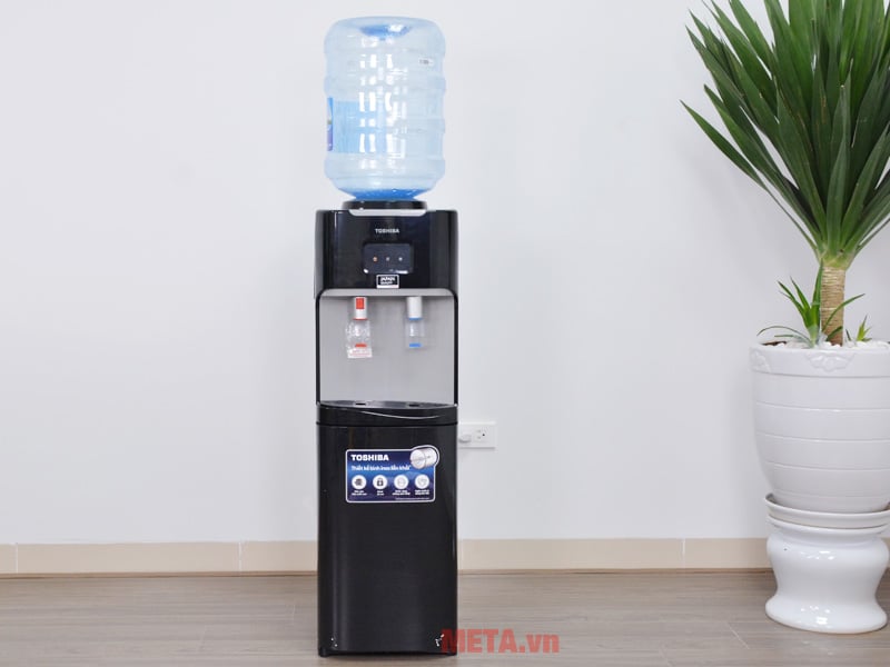 Cây nước nóng lạnh Toshiba RWF-W1664TV(K1) sở hữu thiết kế hiện đại