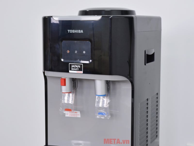 Toshiba RWF-W1664TV(K1) được tích hợp 2 vòi nước nóng và lạnh độc lập