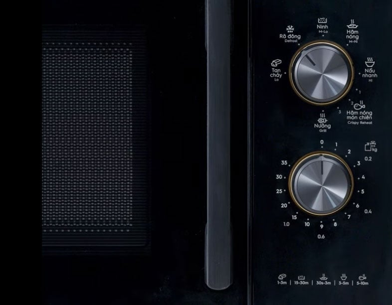 Electrolux EMG23K22B có bảng điều khiển trực quan