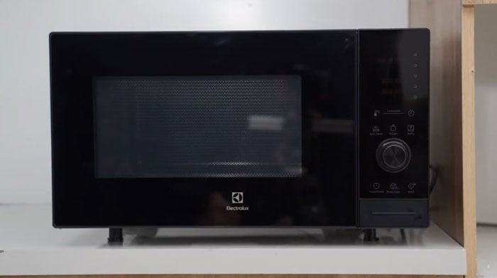 Hình ảnh lò vi sóng Electrolux EMSB30XCF Hình ảnh lò vi sóng Electrolux EMSB30XCF