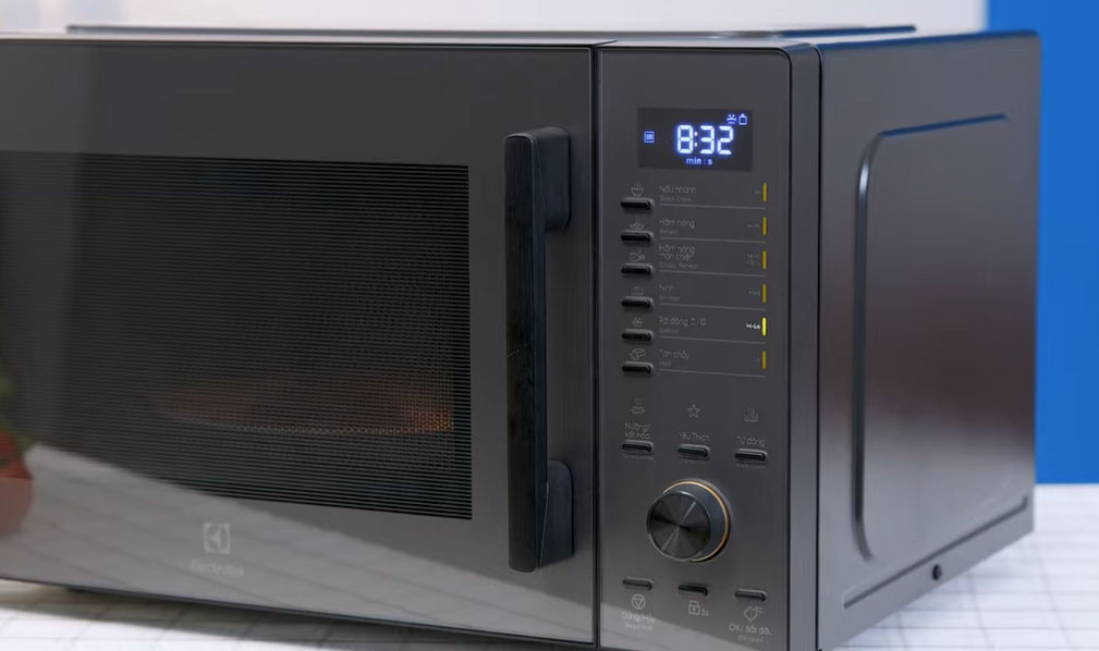 Hình ảnh lò vi sóng Electrolux EMG30D22BM Hình ảnh lò vi sóng Electrolux EMG30D22BM