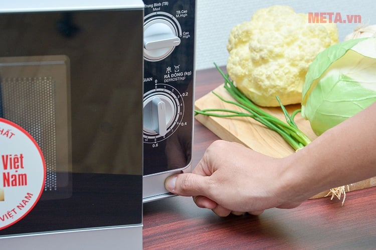 Lò vi sóng Sharp R-205VN-S (20 lít)