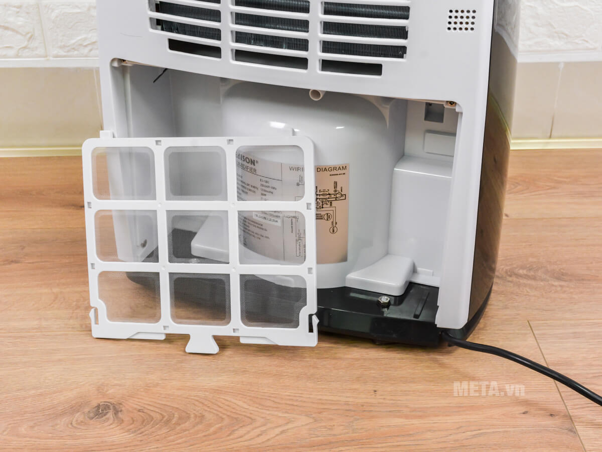 Máy hút ẩm Edison ED 12BE được trang bị 1 bình chứa nước thải có dung tích 2,3 lít