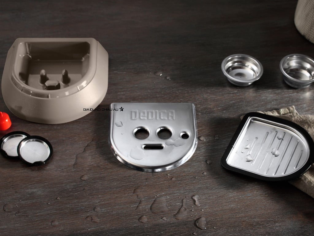 Máy pha cà phê Delonghi Dedica Metallics EC785.BG