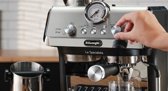 Delonghi EC9155.MB có chất liệu cao cấp Delonghi EC9155.MB có chất liệu cao cấp