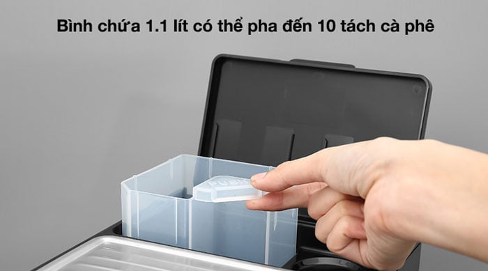 Dung tích bình chứa của máy pha cafe Delonghi ECP33.21.BK là 1,1 lít Dung tích bình chứa của máy pha cafe Delonghi ECP33.21.BK là 1,1 lít