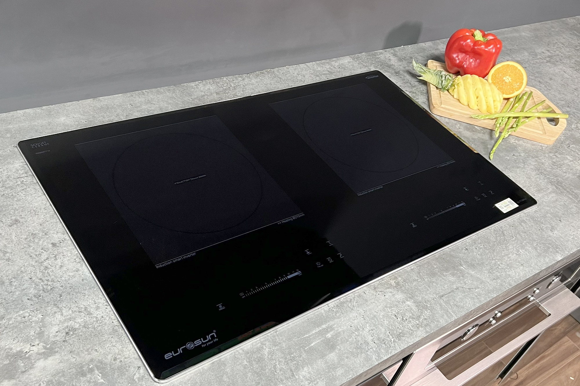 phoi-canh-bep-tu-eurosun-eu-t726pro-1 Bếp từ Eurosun EU-T726Pro