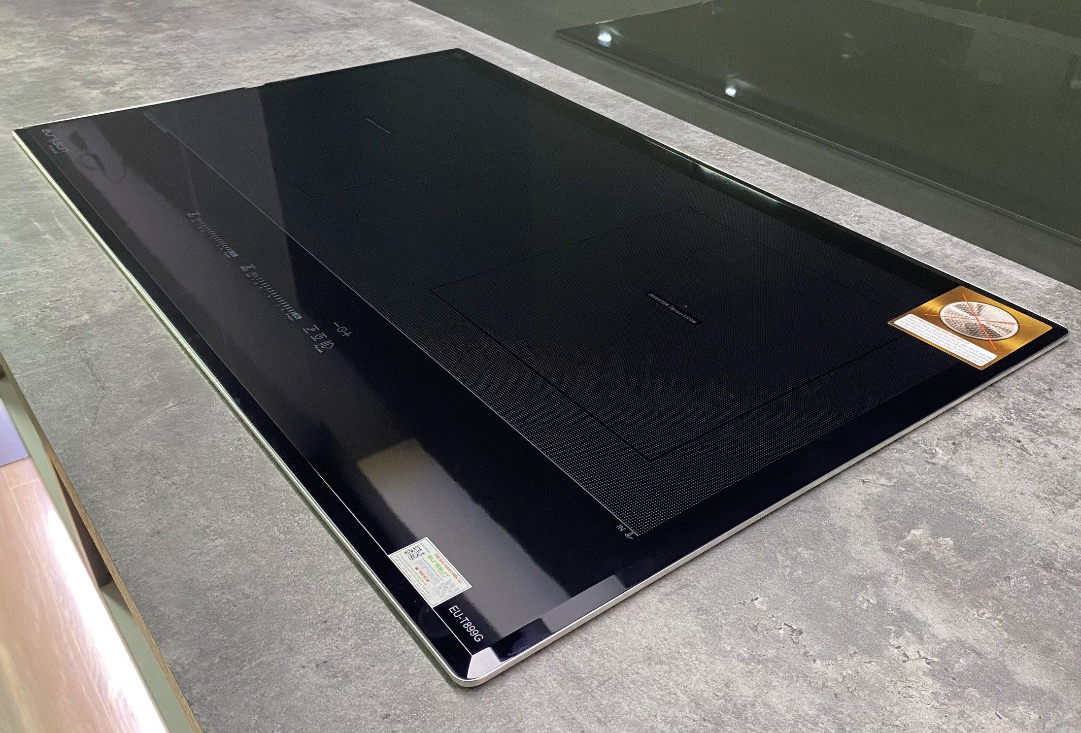 phoi-canh-bep-tu-eurosun-eu-t899g Bếp từ Eurosun EU-T899G