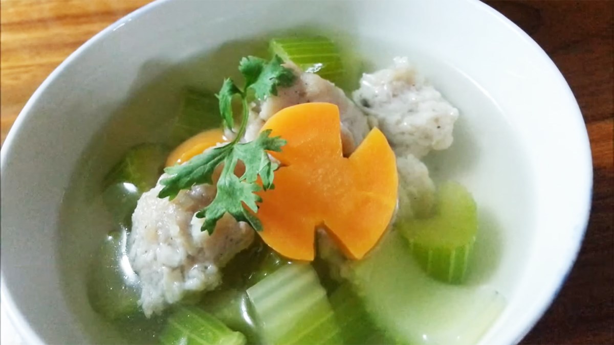 Cách nấu canh cần tây cá viên thơm ngon thanh đạm cho bữa cơm gia đình Cách nấu canh cần tây cá viên thơm ngon thanh đạm cho bữa cơm gia đình