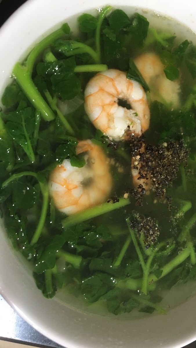 1-676x1200-2 Canh xà lách xoong tôm tươi