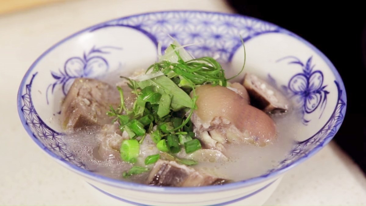 Chân giò nấu chuối chát