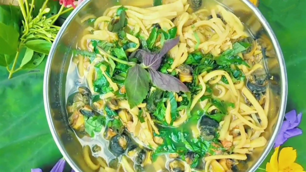 củ chuối nấu ốc bươu ngon lạ vị