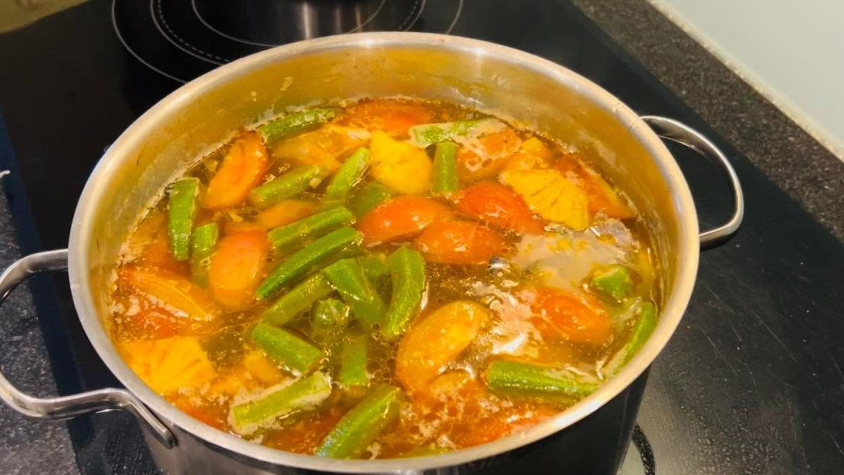 2 cách làm cá chim nấu canh chua thanh nhiệt hấp dẫn ngon dễ làm