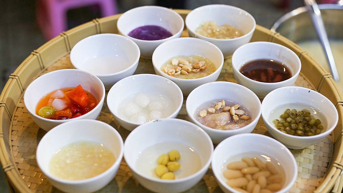 Bí Quyết Nấu Chè Cung Đình Huế Chuẩn Vị Bằng Quánh Nấu Bột