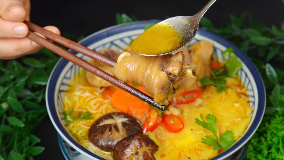 88934893-1 Gà nấu khóm