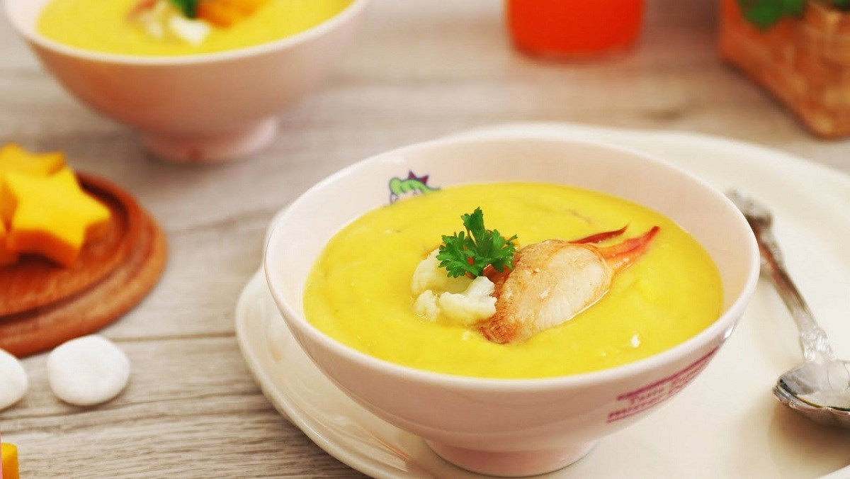 Cách nấu súp cua bí đỏ thơm ngon, bắt mắt không thua ngoài hàng Cách nấu súp cua bí đỏ thơm ngon, bắt mắt không thua ngoài hàng