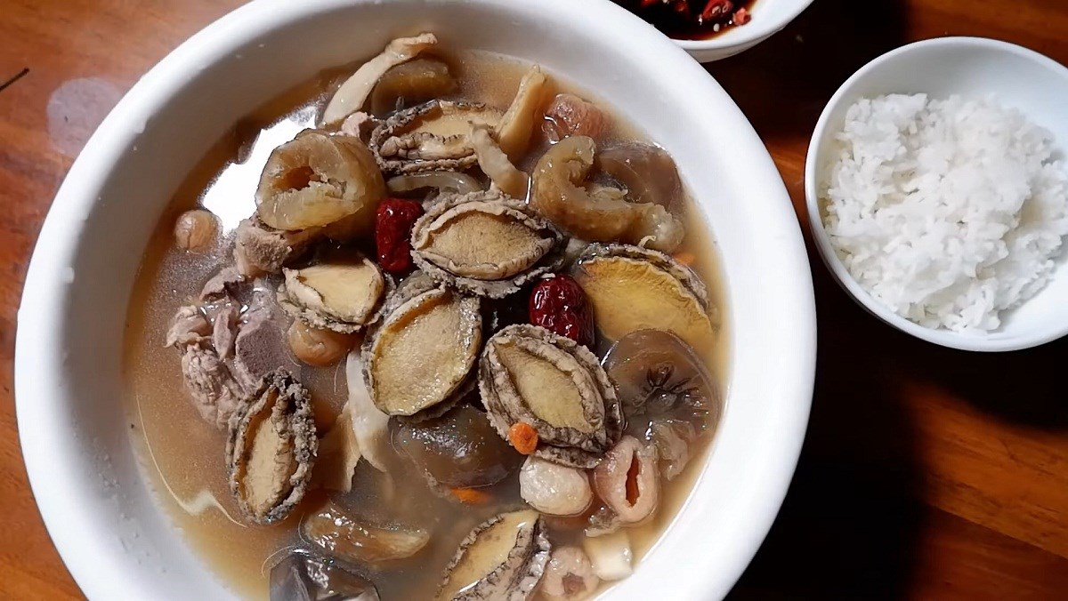 baonguhaisamtuoihamthuocbac-monandaibo-batunem-2-39screenshot1200-1200x676-2 3 cách nấu canh hải sâm