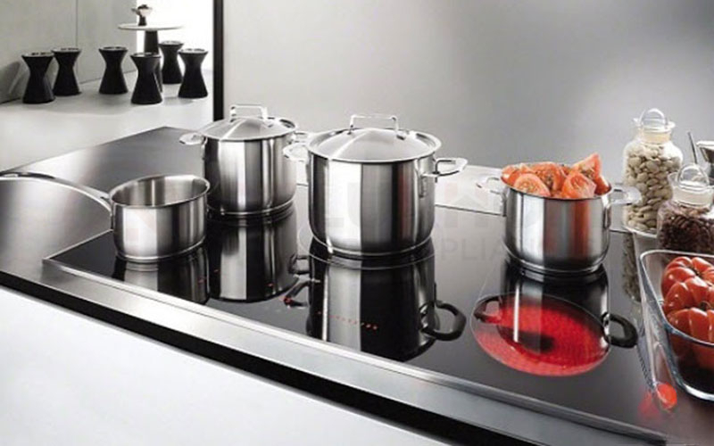 Bếp hồng ngoại có kén nồi không?