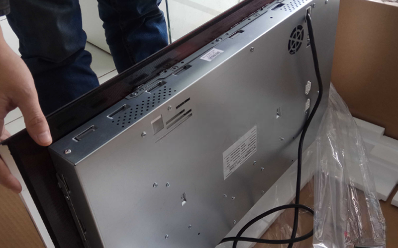 Kiểm tra tem nhãn trên sản phẩm Kiểm tra tem nhãn trên sản phẩm