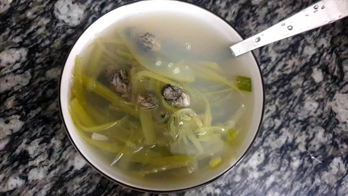 Canh hàu nấu bầu