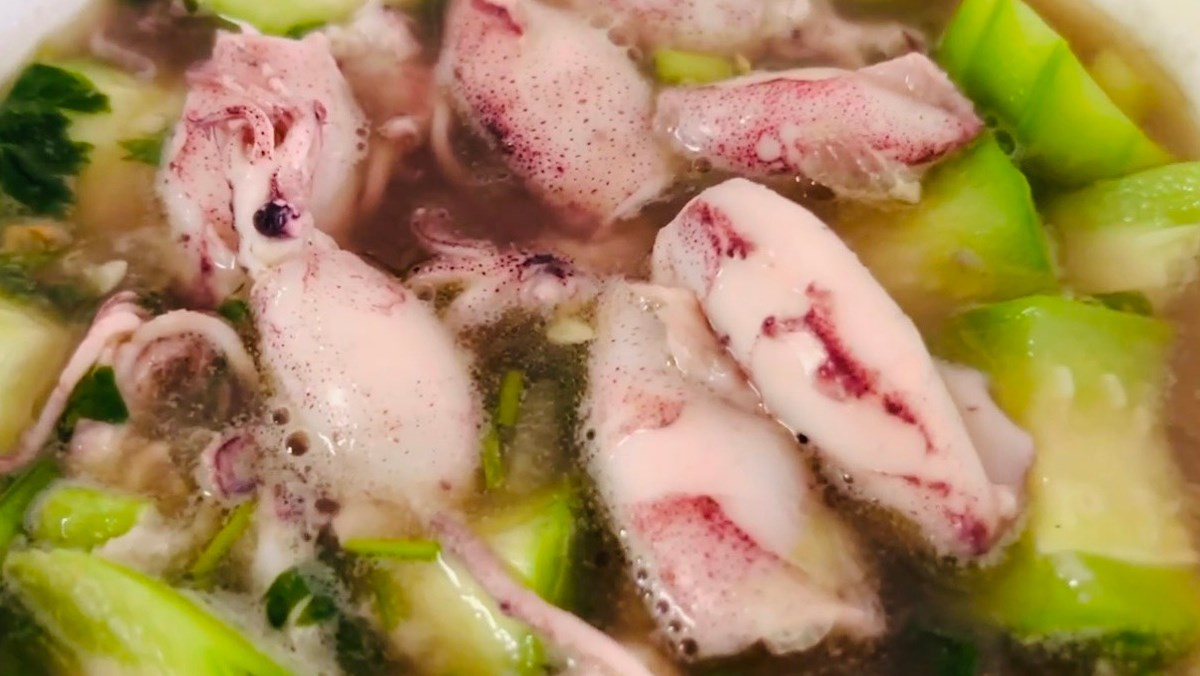 cach-lam-canh-muop-nau-muc-thom-ngon-cho-ca-nha-thuong-thuc-avt-1200x676-1-1 Canh mướp nấu mực