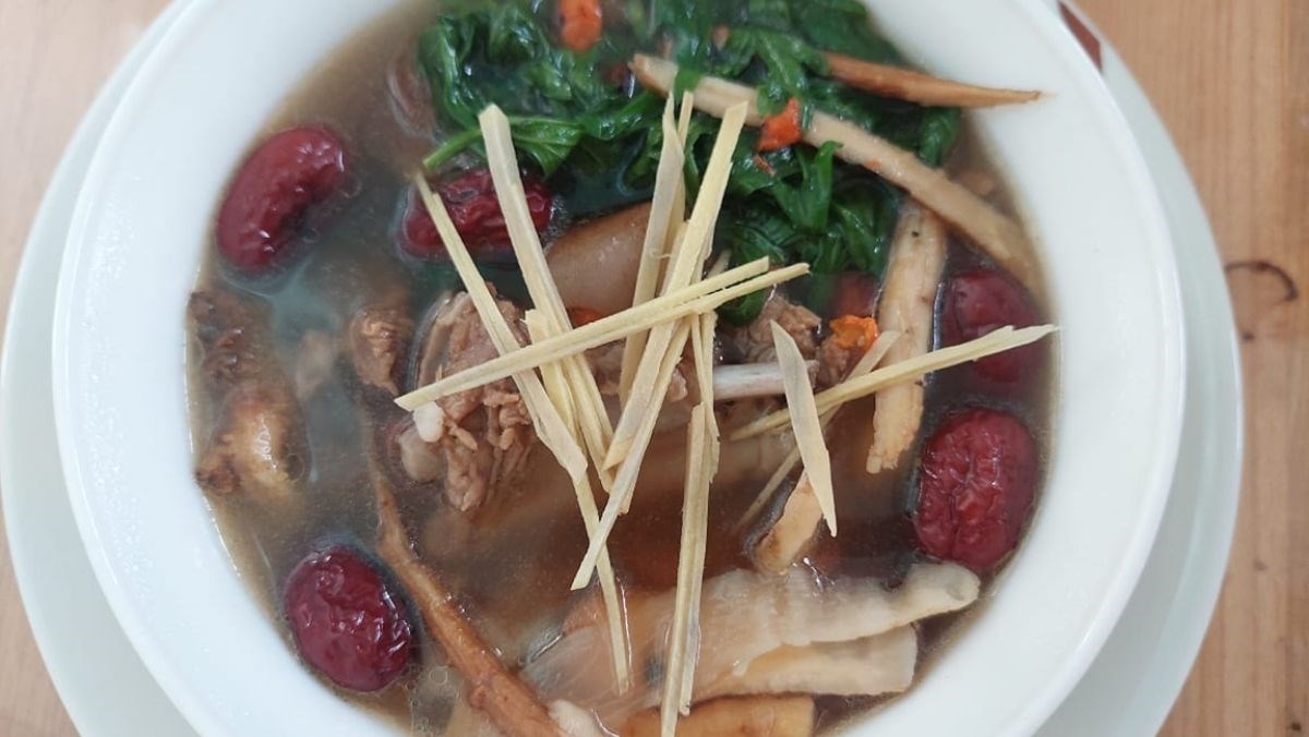 cach-lam-suon-de-ham-thuoc-bac-ngai-cuu-bo-duong-thom-ngon-avt-1200x676-2 Sườn dê hầm thuốc bắc ngải cứu