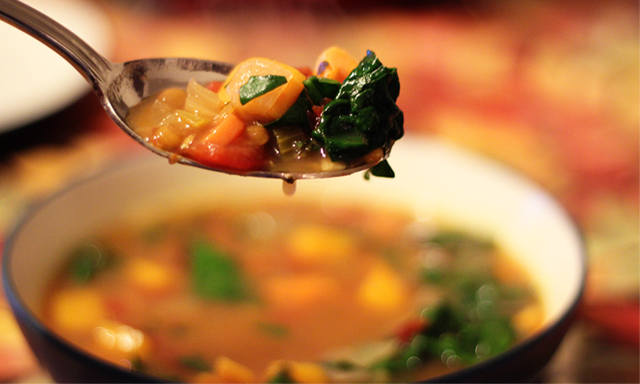 cach-lam-sup-ga-kieu-y-bang-noi-ap-suat5-600x400-2 Súp gà kiểu Ý