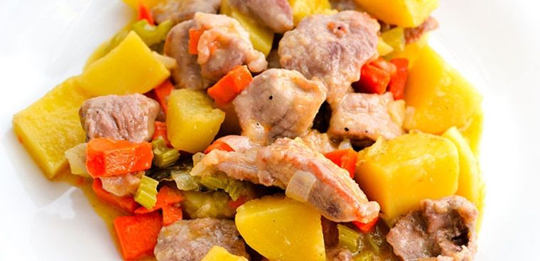 cach-lam-thit-ham-quen-ma-la-cho-bua-toi-am-ap-8-760x367-2 Thịt hầm rau củ